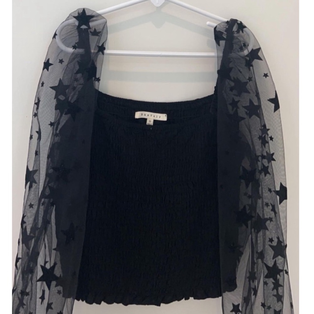 Smocked star mesh sleeve top size: small (fits xs)